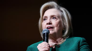 L'ex-secrétaire d'Etat Hillary Clinton lors d'une convention à Washington, aux Etats-Unis, le 5 mai 2023