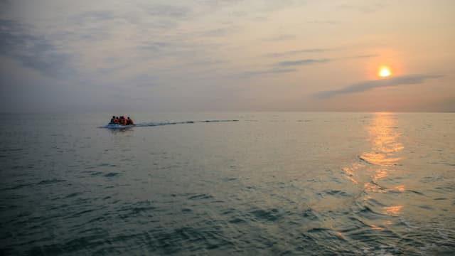 Des migrants traversent la Manche en direction de l'Angleterre le 11 septembre 2020