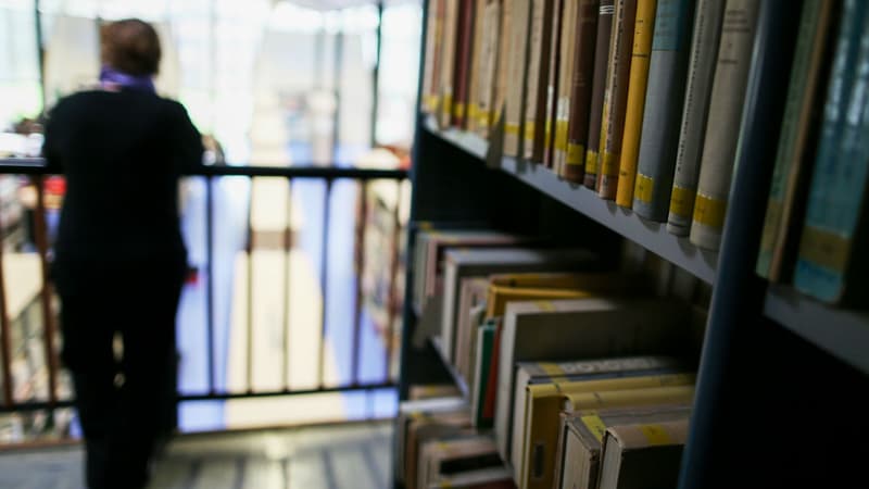 "C'est incroyable": un livre retourné à la bibliothèque plus de cent ans après avoir été emprunté thumbnail