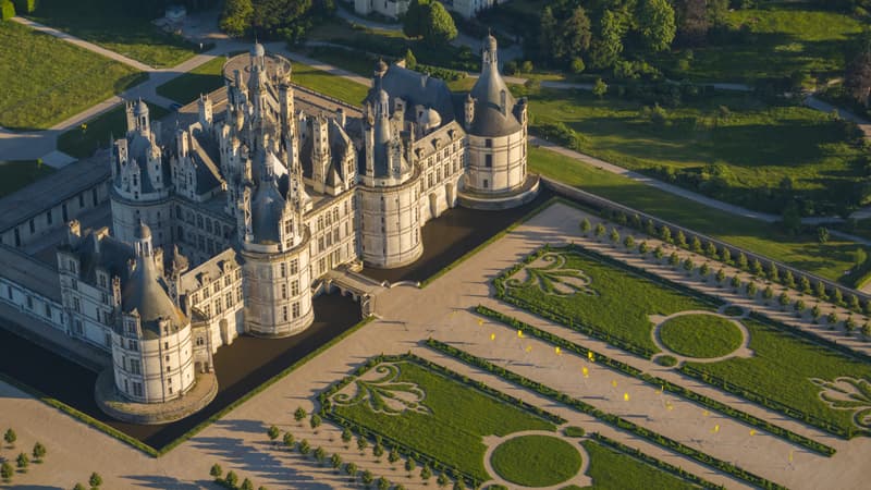 10 euros supplémentaires pour le Louvre ou le château de Chambord: les touristes étrangers hors-UE doivent désormais payer plus cher que les autres pour visiter certains musées français
