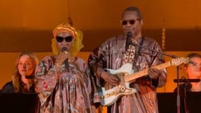 Amadou & Mariam, durant leur prestation lors de la cérémonie de clôture des Jeux paralympiques de Paris, le 8 septembre 2024
