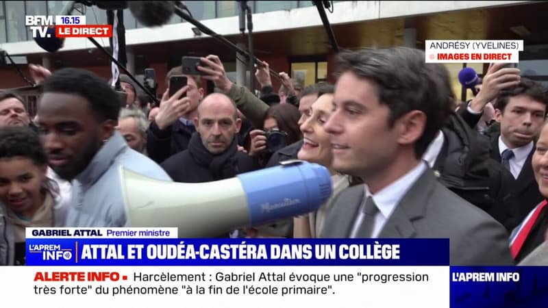 Mégaphone à la main et selfie: Gabriel Attal échange avec des collégiens lors d'une visite dans les Yvelines avec Amélie Oudéa-Castéra