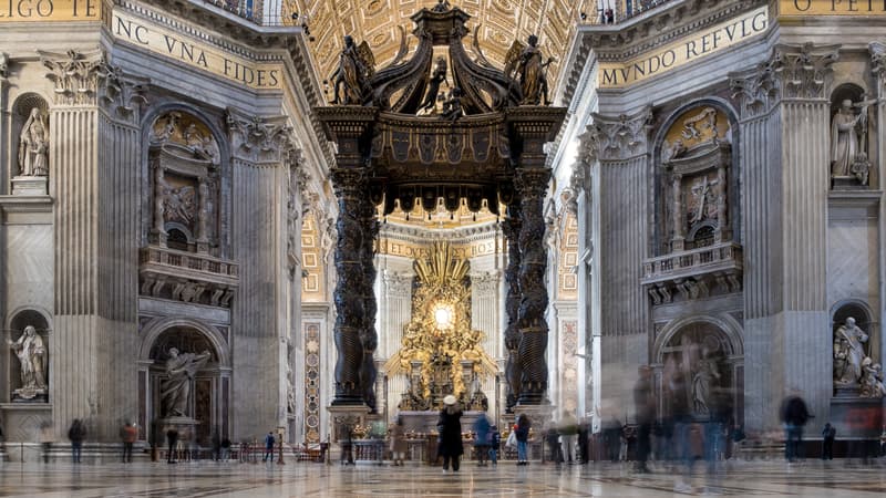Vatican: un homme interpellé pour avoir uriné sur l'autel de la basilique Saint-Pierre