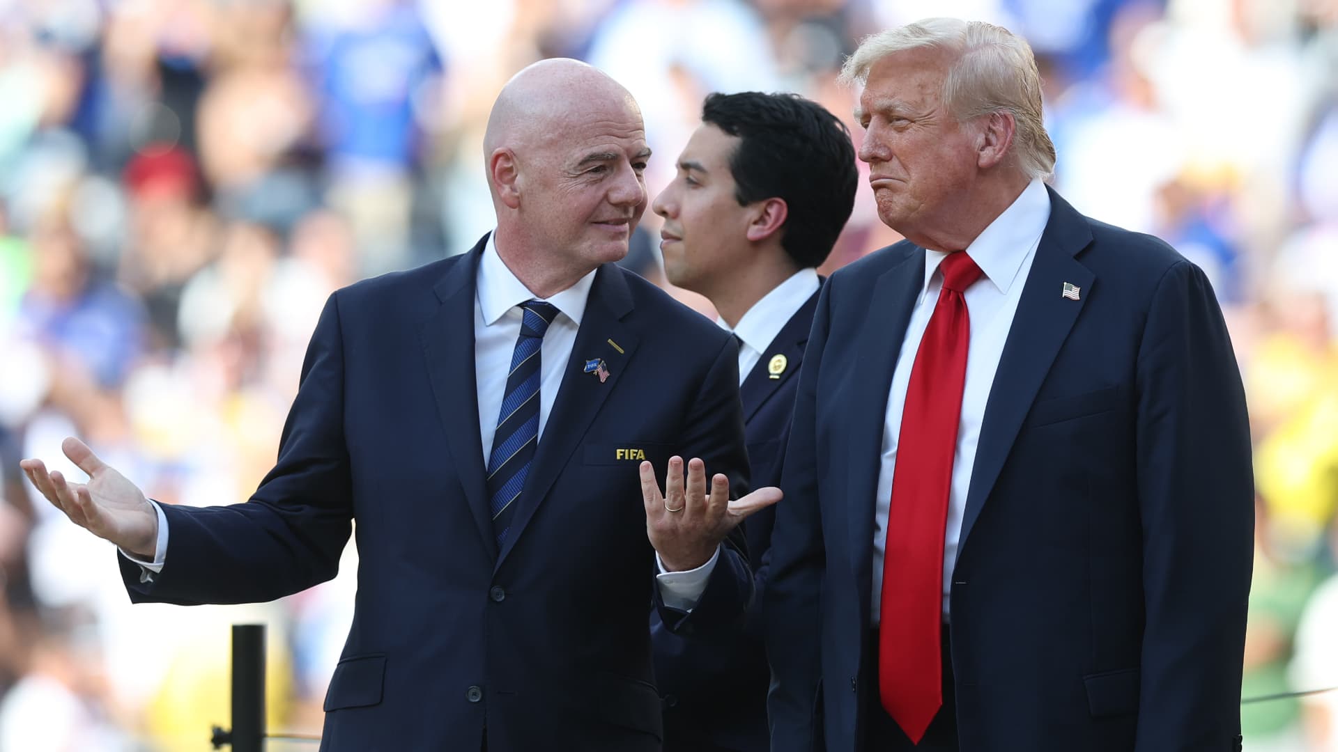 "ELLES SONT GÉRÉES PAR DES CINGLÉS DE GAUCHE": TRUMP ENVISAGE DE MODIFIER DES VILLES HÔTES DE LA COUPE DU MONDE 2026
