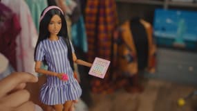 La Barbie autiste de Mattel, dans sa vidéo de lancement le 12 janvier 2026.