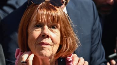 Gisèle Pelicot arrive aux assises de Nîmes le 6 octobre 2025.