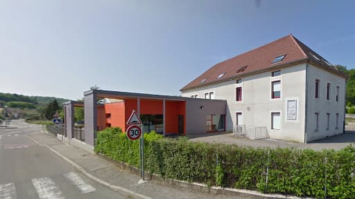 Vue de l'école de Torpes, dans le Doubs.