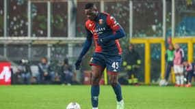 Mario Balotelli avec le Genoa, le 7 novembre 2024 en Serie A