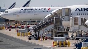 Le plan de soutien à la filière aéronautique représente "un effort total de 15 milliards d'euros de la nation", annonce Bruno Le Maire