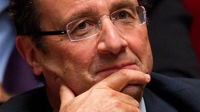 François Hollande a décidé vendredi d'imposer une cure d'austérité au Conseil général de Corrèze qu'il préside pour faire face à l'endettement record de 345 millions d'euros qui frappe ce département rural du centre de la France. /Photo prise le 29 novemb