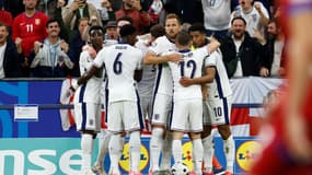 Les joueurs anglais lors de leur premier match à l'Euro face à la Serbie, le 16 juin 2024.