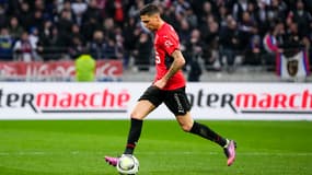 Jonas Martin avec Rennes au Groupama Stadium, le 13 mars 2022