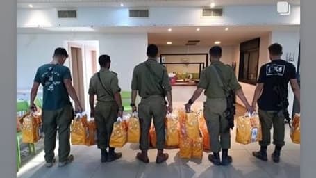 Sur son compte Instagram restreint aux internautes non-israéliens, la franchise locale de McDonald's a apporté son soutien à l'armée du pays. Sur son compte Instagram restreint aux internautes non-israéliens, la franchise locale de McDonald's a apporté son soutien à l'armée du pays.