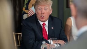 Le président des Etats-Unis Donald Trump lors d'une réunion avec des membre de son administration le 08 août 2017 dans le New Jersey