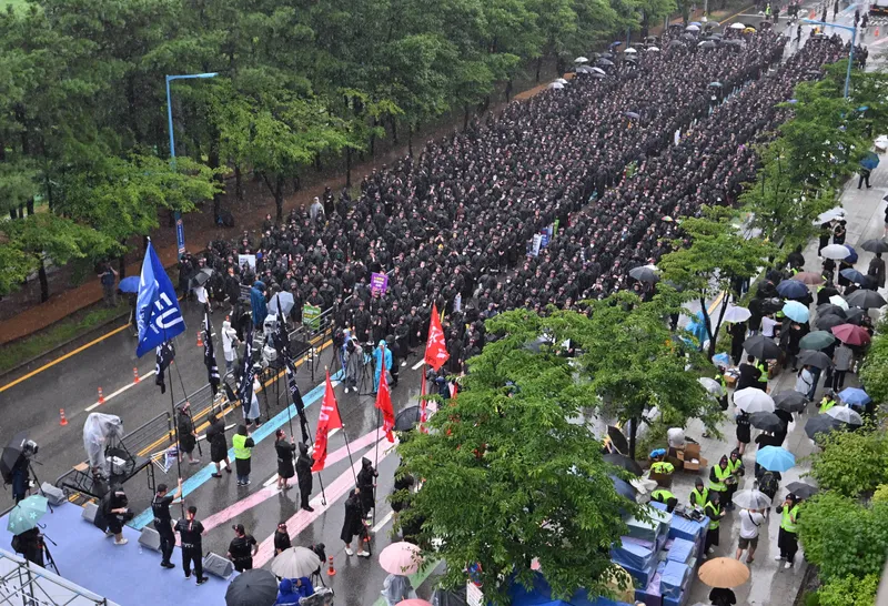 Les membres du syndicat Samsung en grève