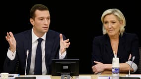 Jordan Bardella et Marine Le Pen lors d'un séminaire du RN à l'Assemblée nationale le 15 septembre 2024