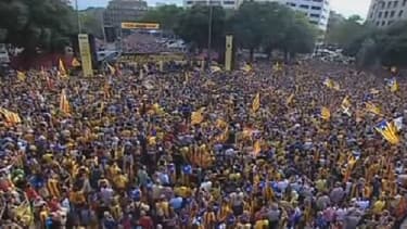 Une impressionnante chaîne humaine a traversé ce mercredi la Catalogne.