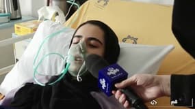 Jeune fille alitée dans un hôpital iranien après une exposition à un gaz toxique.