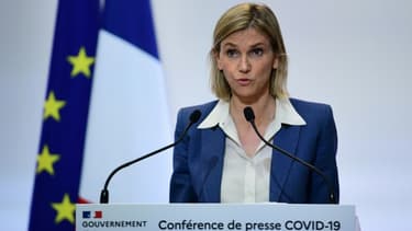La ministre de l'Industrie Agnès Pannier-Runacher lors d'un bilan gouvernemental sur la situation sanitaire en France, le 4 février 2021 à Paris