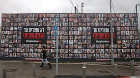 Les portraits des otages israéliens enlevés le 7 octobre 2023 par le Hamas, à Jérusalem, le 24 janvier 2025.