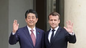 Shinzo Abe et Emmanuel Macron 