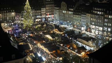 Le marché de Noël place Kléber à Strasbourg, le 26 novembre 2025 dans le Bas-Rhin.
