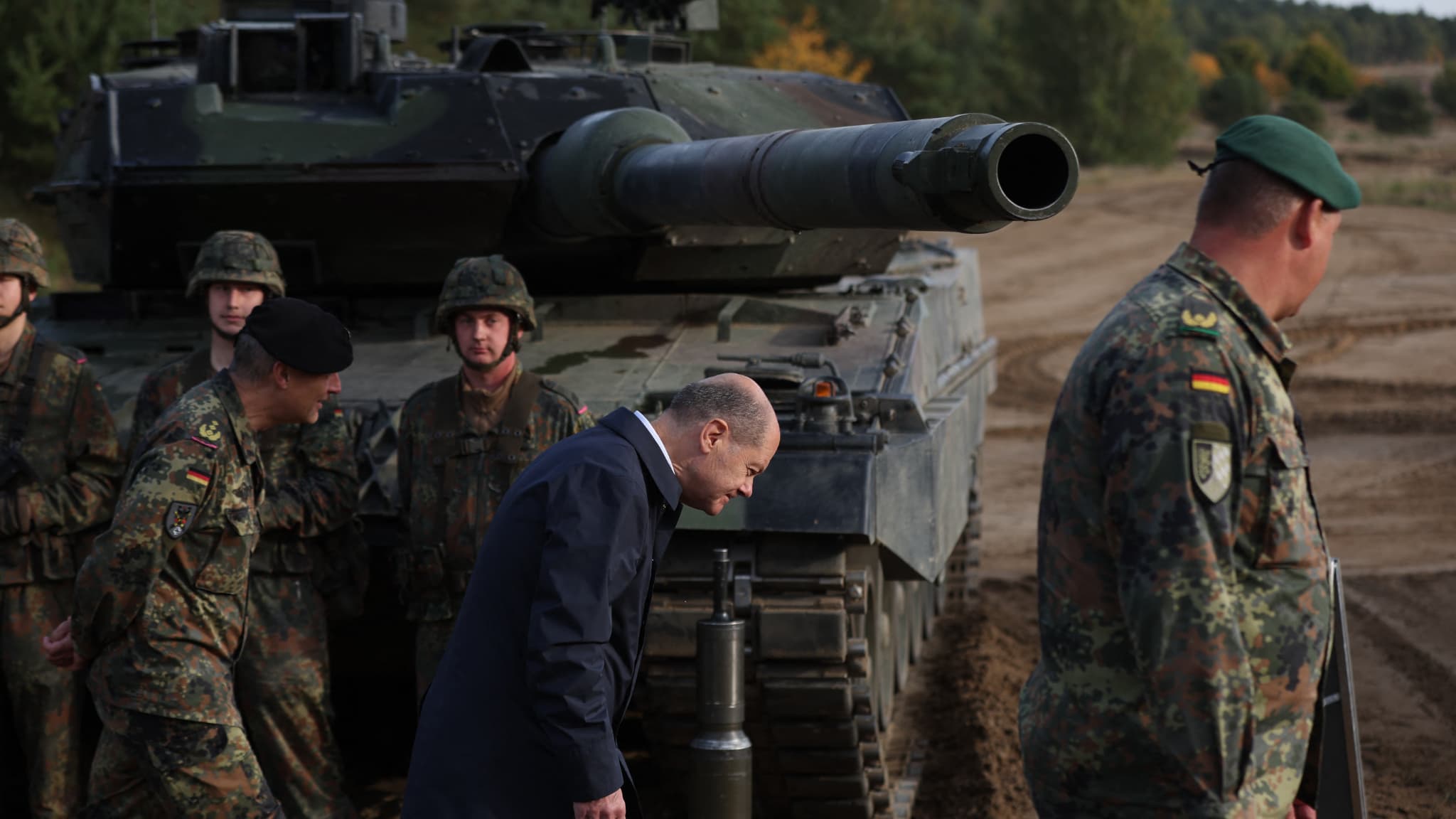 Polska i Finlandia naciskają na Niemcy, aby dostarczyły Ukrainie czołgi Leopard 2