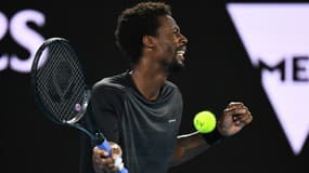 Gaël Monfils lors de sa défaite contre l'Italien Matteo Berrettini en quart de finale de l'Open d'Australie à Melbourne le 25 janvier 2022