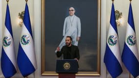 Le président du Salvador, Nayib Bukele, prononce un discours lors de la première conférence de presse de l'année à la Casa Presidencial, le 14 janvier 2025, à San Salvador, au Salvador