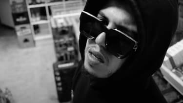 Le rappeur Hamza, dans le clip de "Netflix", un des trois morceaux de son nouvel EP.