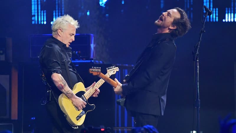 Mike McCready et Eddie Vedder de Pearl Jam en avril 2017