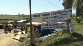 Des opposants au projet d'autoroute A69 