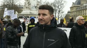 Olivier Besancenot, fondateur du NPA, assiste à une manifestation sur la place de la République, le 2 avril 2016.