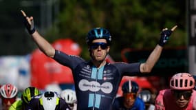 Alberto Dainese remporte la 19e étape de la Vuelta, le 15 septembre 2023.