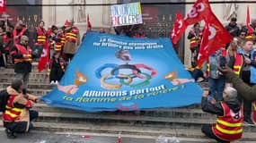 Une manifestation à l'appel de la CGT le 15 avril 2024 à Paris pour dénoncer des atteintes au droit du travail pendant les JO 