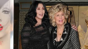 La chanteuse Cher et sa mère, Georgia Holt, le 18 novembre 2010 à Hollywood. 