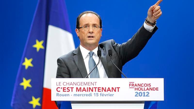 Le candidat socialiste à l'élection présidentielle, François Hollande, a ironisé mercredi soir sur l'annonce de la candidature de Nicolas Sarkozy, "président-candidat" devenu "candidat-président". /Photo prise le 15 février 2012/REUTERS/Benoît Tessier