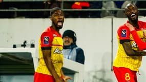 Les Lensois Kevin Danso avec Seko Fofana et Przemyslaw Frankowki, le 7 avril 2023