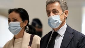 L'ancien président Nicolas Sarkozy et son avocate Me Jacqueline Laffont arrivent au tribunal de Paris, le 10 décembre 2020