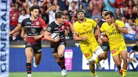 La percée d'Antoine Dupont lors du barrage de Top 14 Toulouse-La Rochelle, le 11 juin 2022