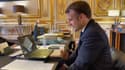 Emmanuel Macron en discussion avec Jean Le Cam et Kevin Escoffier, le 1er décembre 2020