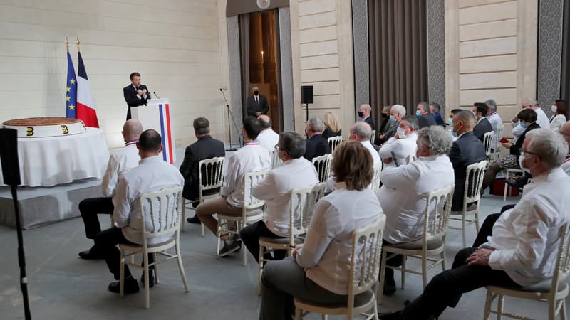 Emmanuel Macron le 13 janvier 2021 à l'Elysée, devant des boulangers, pâtissiers et meilleurs ouvriers de France