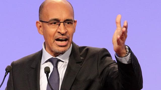 Le Premier secrétaire du PS Harlem Désir estime que la décision de passer par un arbitrage privé pour solder le litige opposant Bernard Tapie au Crédit Lyonnais n'a pu être prise sans que Nicolas Sarkozy ait été au courant ou ait donné son aval. /Photo d'