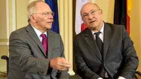 Wolfgang Schäuble ( à gauche) et Michel Sapin ( à droite) ce lundi 7 avril.