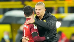 Erling Haaland avec Robert Lewandowski lors de Dortmund-Bayern le 4 décembre 2021