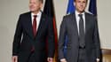 Le chancelier allemand Olaf Scholz (à gauche) et le président français Emmanuel Macron, le 6 octobre 2022 à Prague 