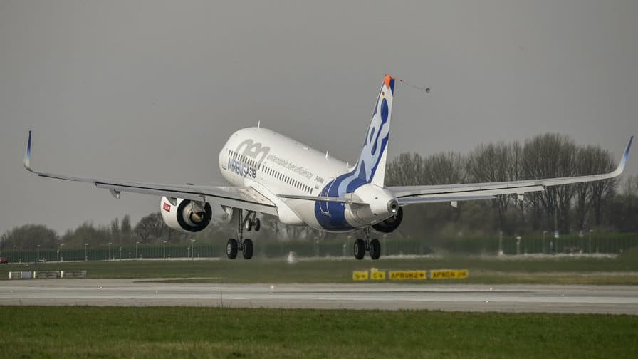L'Airbus A319neo, nouveau petit porteur de la flotte Airbus pourrait devenir le nouvel appareil présidentiel. L'Airbus A319neo, nouveau petit porteur de la flotte Airbus pourrait devenir le nouvel appareil présidentiel.