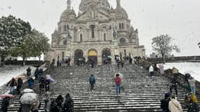 Le Sacré Coeur à Paris, sous la neige, le 21 novembre 2024.