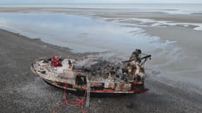 Le chalutier Alexis IV s'est échoué sur la plage de Cayeux-sur-Mer ce mardi 13 février après avoir été victime d'un incendie au large du Tréport