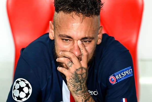 Neymar en pleurs